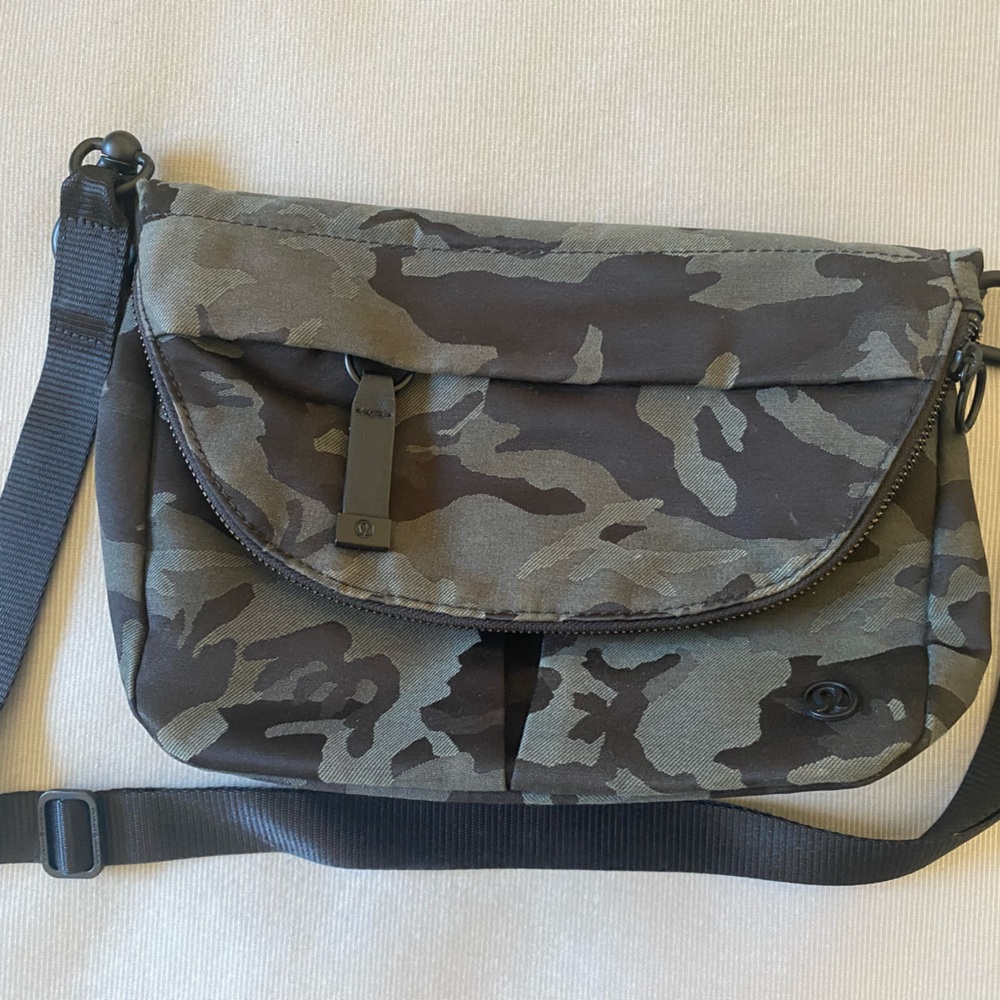 Lululemon All night Festival Bag
